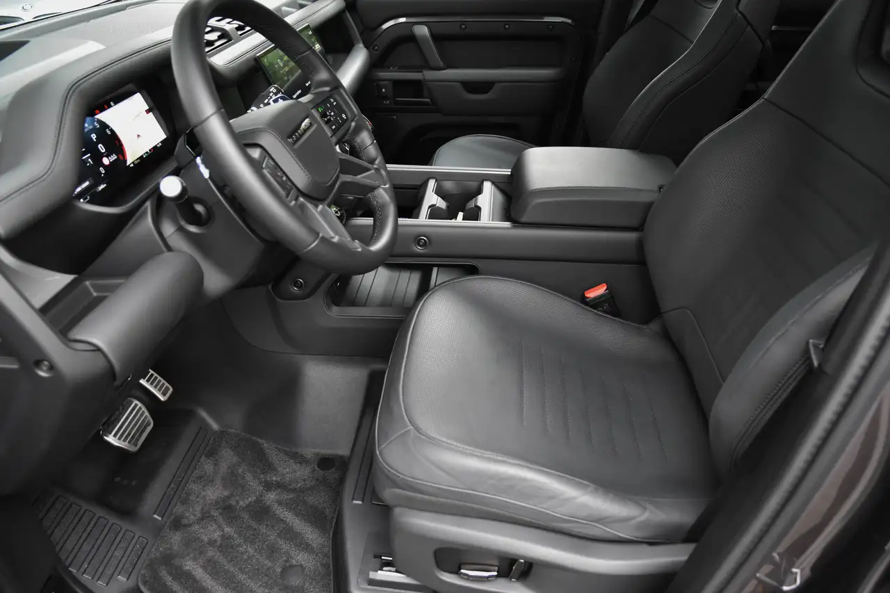 Land Rover Defender - 5