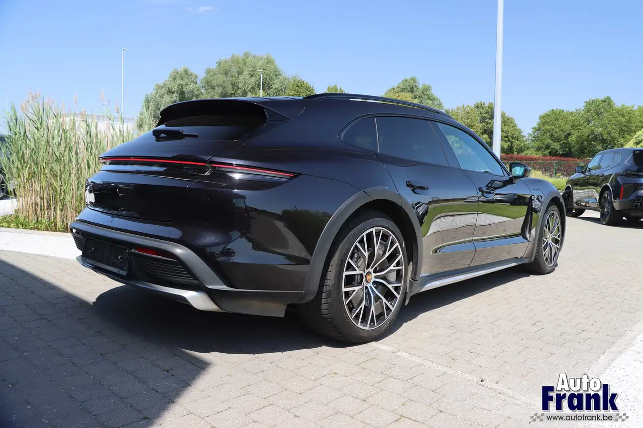 Porsche Taycan - 7