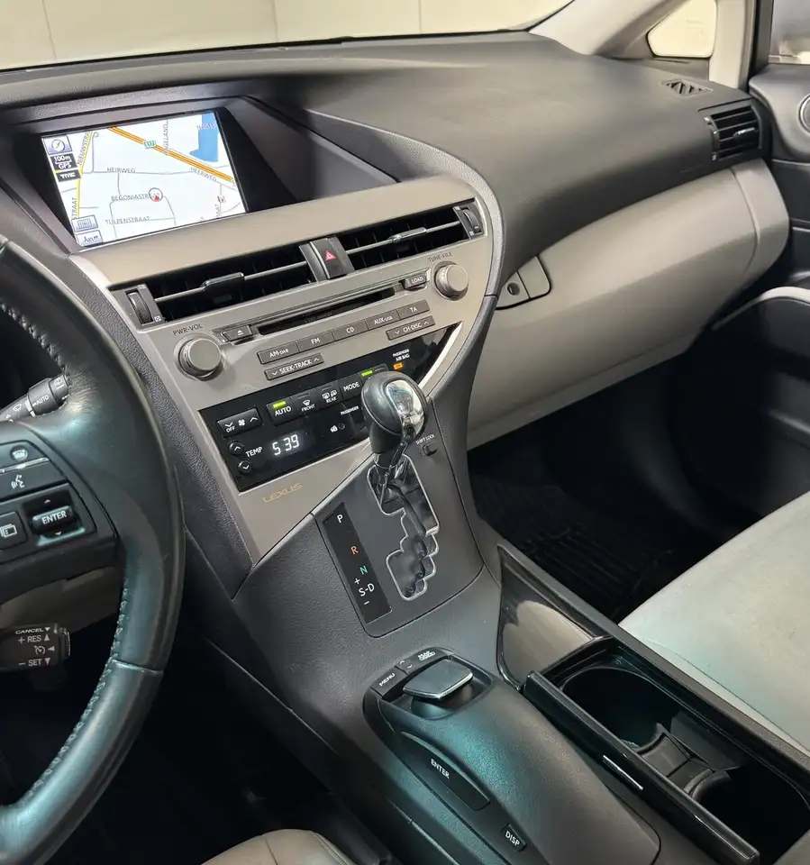 Lexus RX 450h - 12
