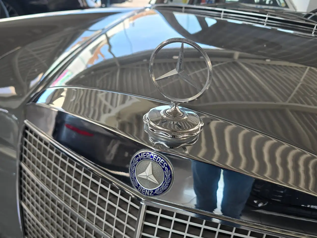 Mercedes-Benz 280 - 12