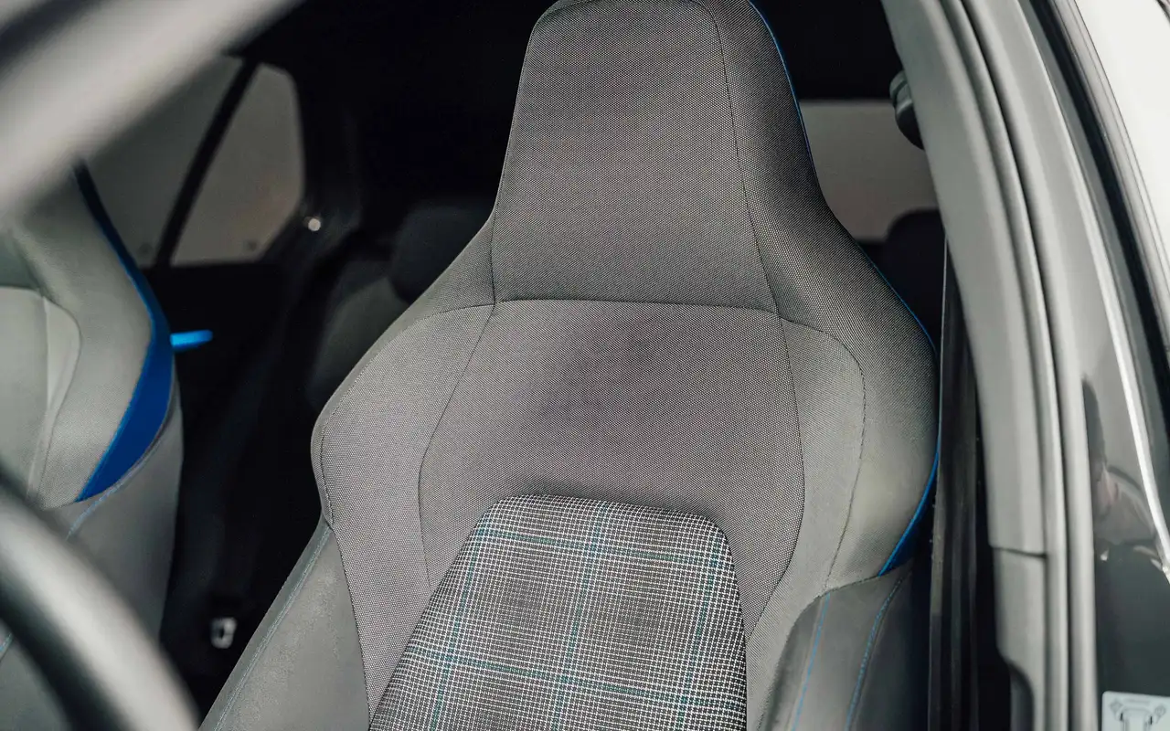 Volkswagen Golf GTE - 9