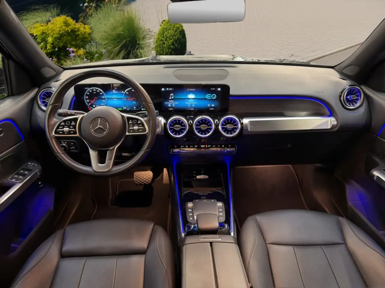 Mercedes-Benz EQB 250 - 11