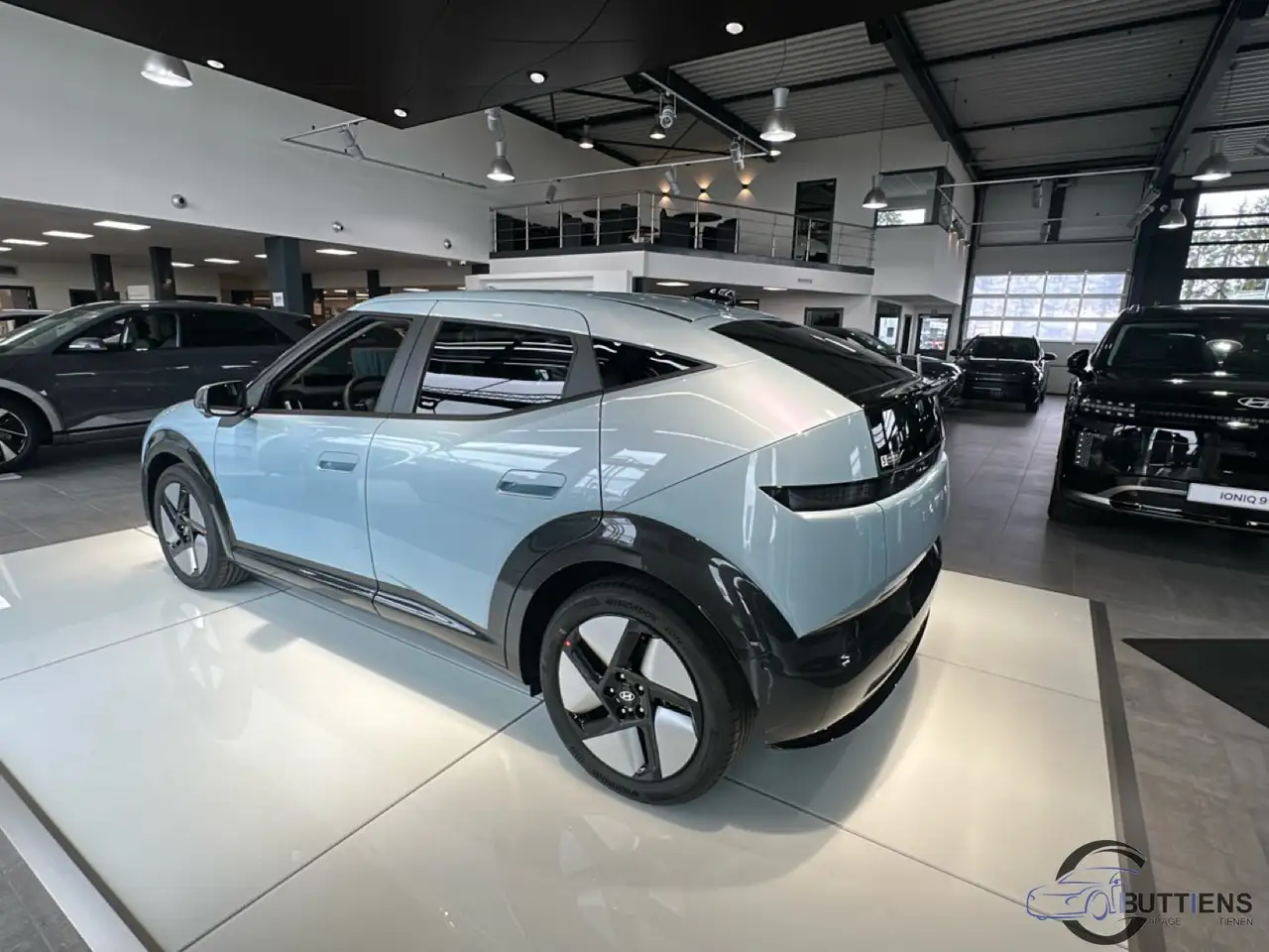 Hyundai IONIQ 3 - 3