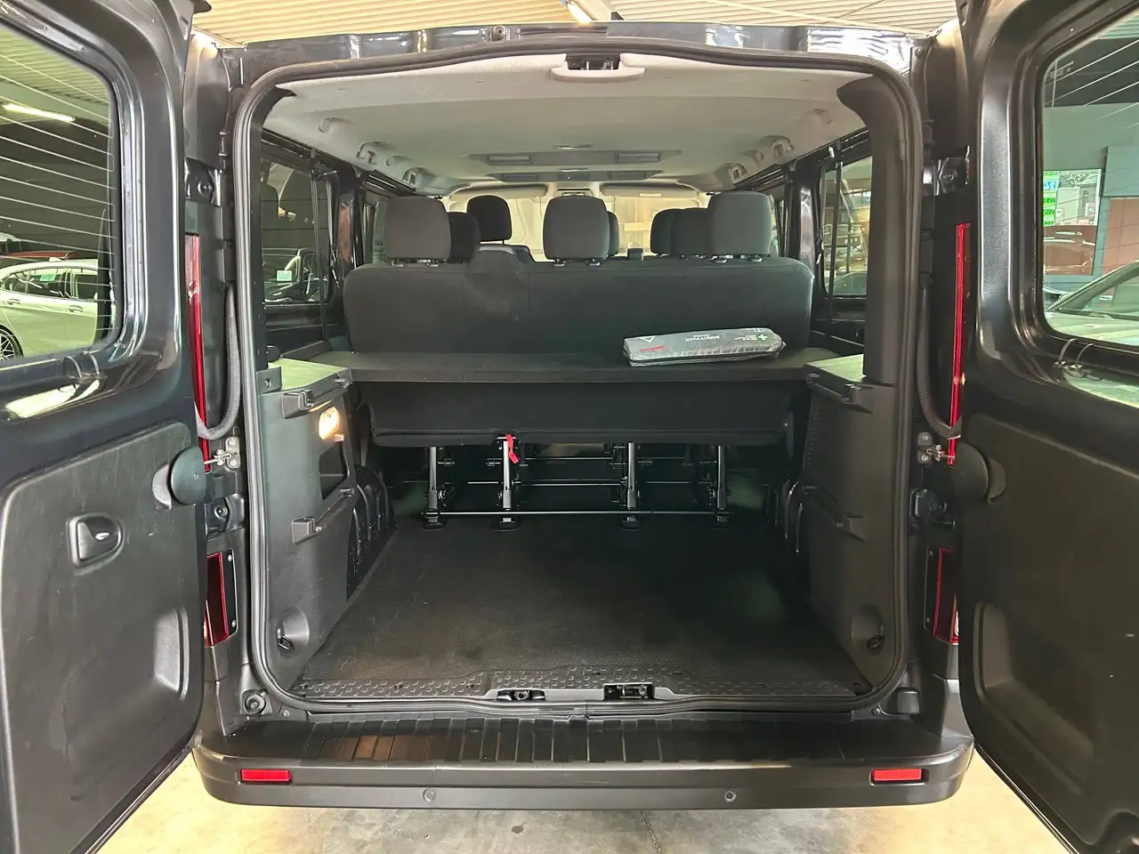 Nissan Primastar - 12