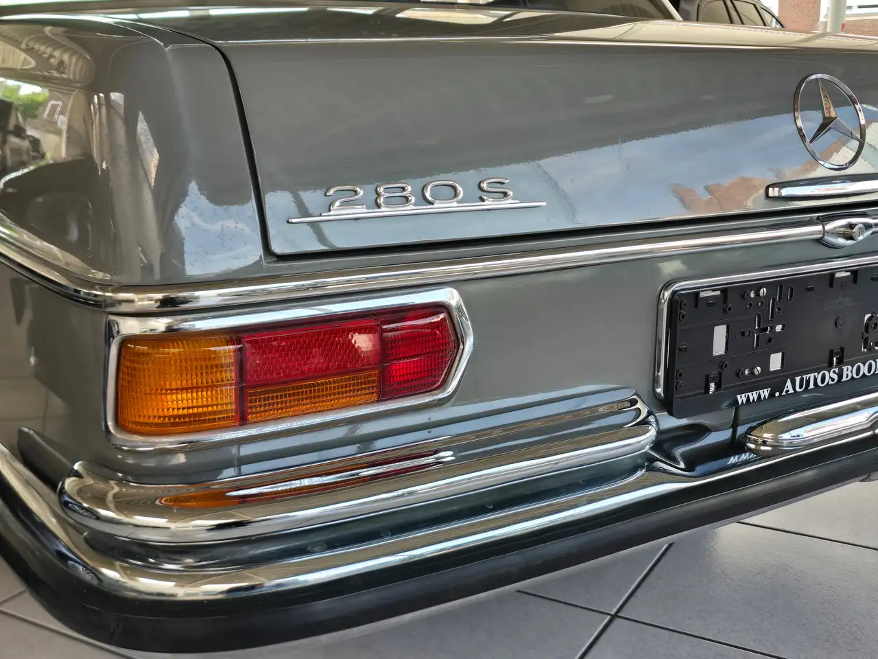 Mercedes-Benz 280 - 7