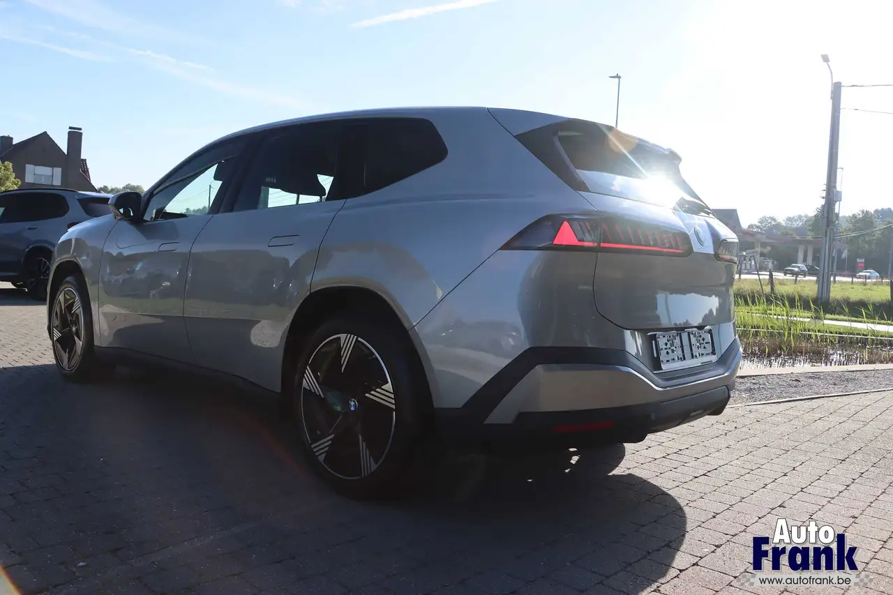 BMW iX3 - 5