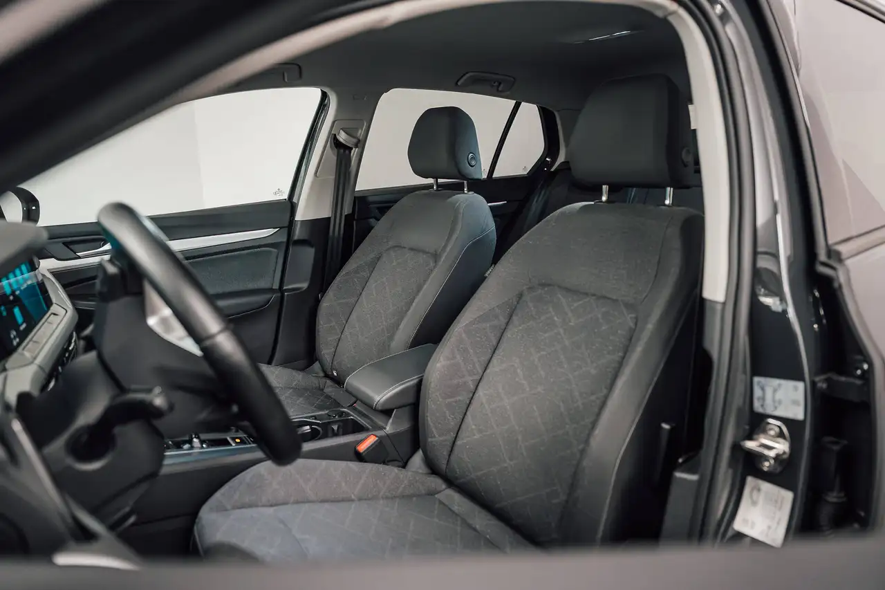 Volkswagen Golf - 9