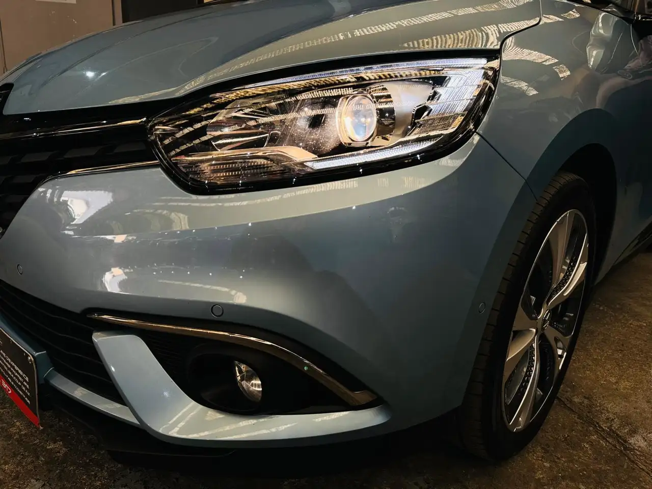 Renault Grand Scenic - 12