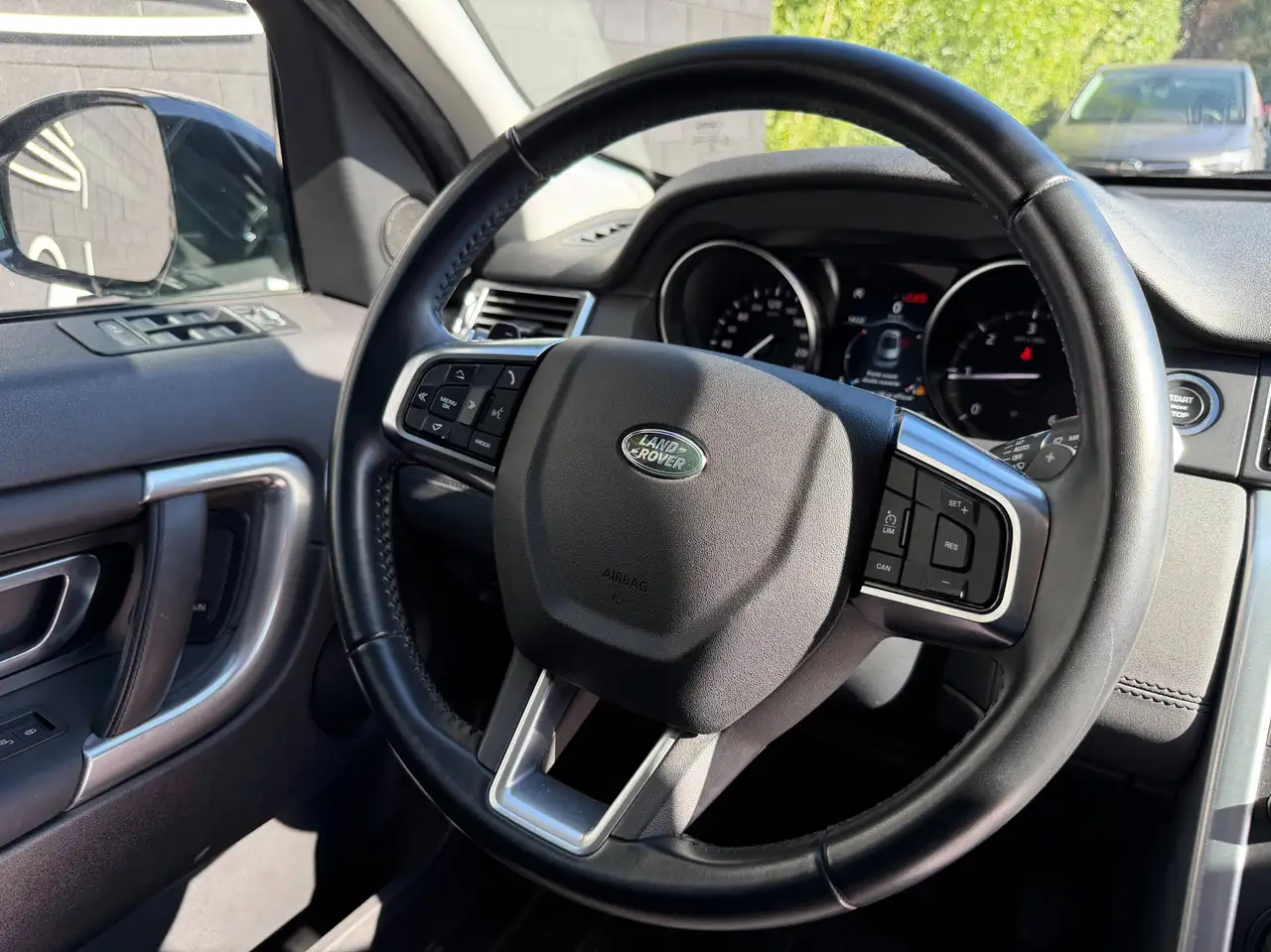 Land Rover Discovery Sport - 12