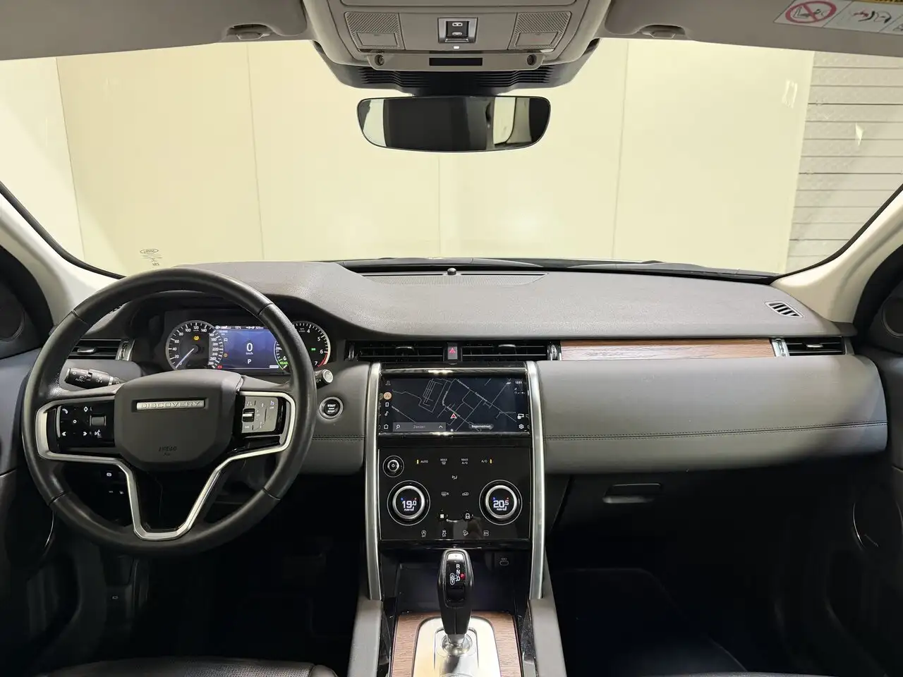 Land Rover Discovery Sport - 10