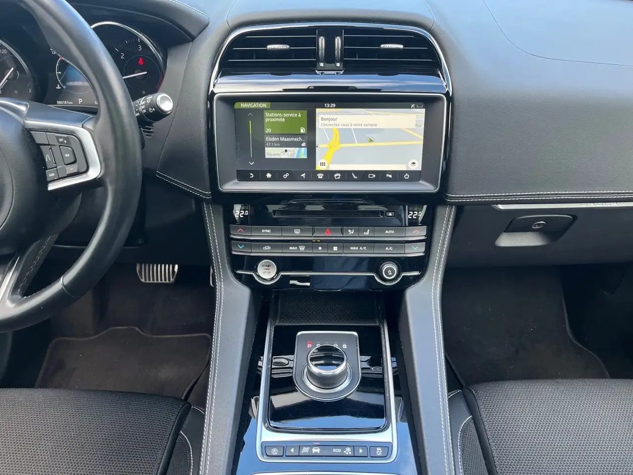 Jaguar F-Pace - 12