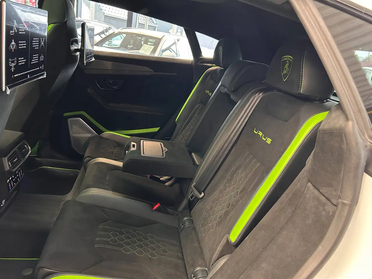 Lamborghini Urus - 8