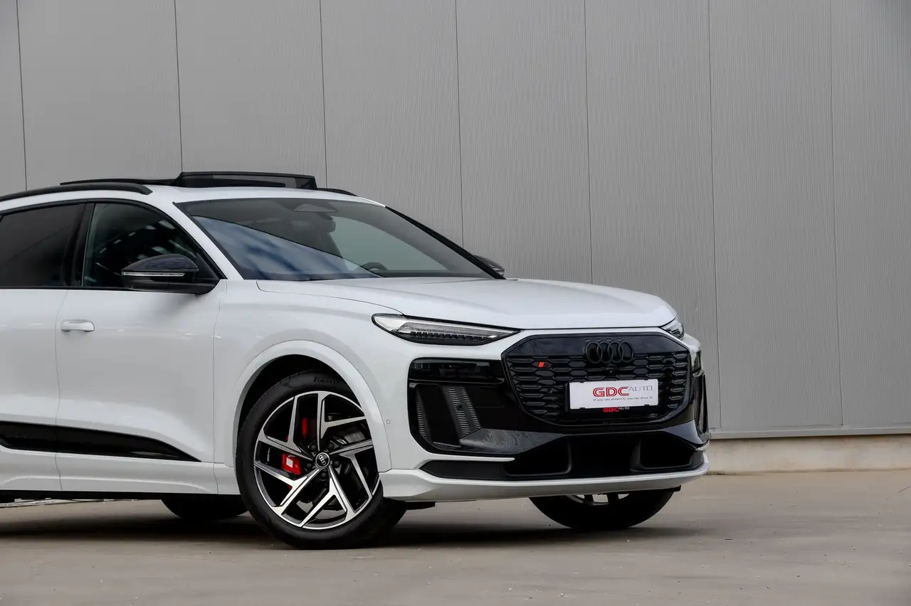 Audi SQ6 e-tron - 12