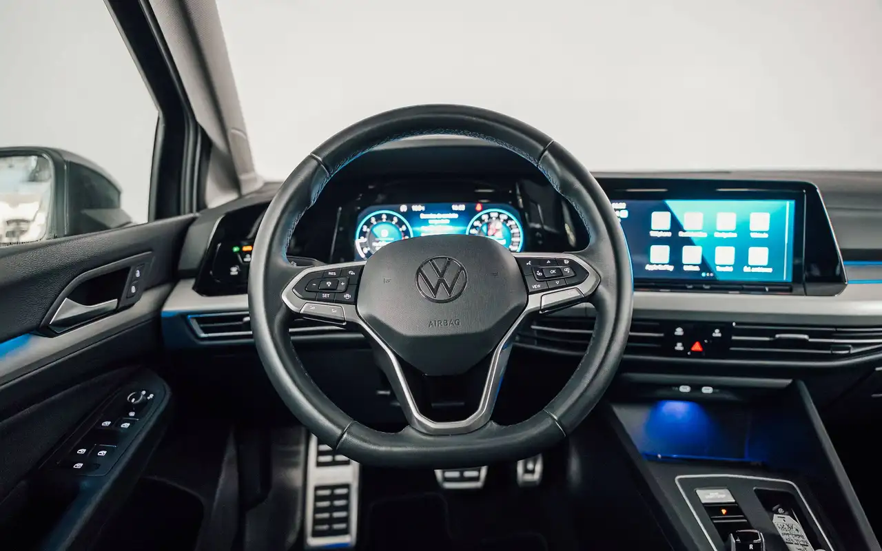 Volkswagen Golf - 12