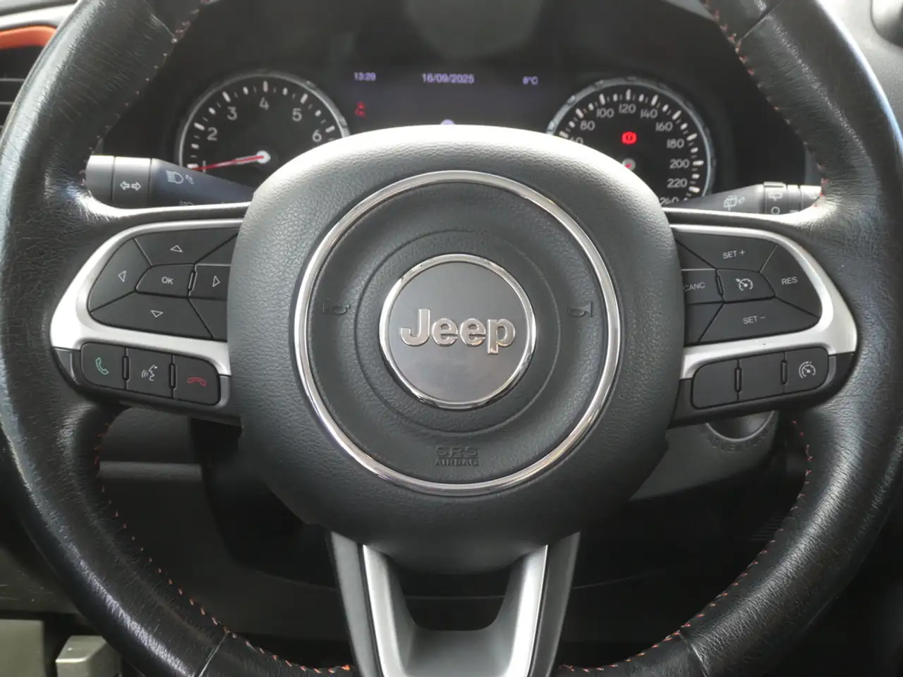Jeep Renegade - 8