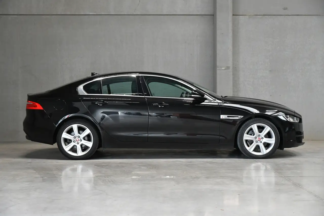Jaguar XE - 5