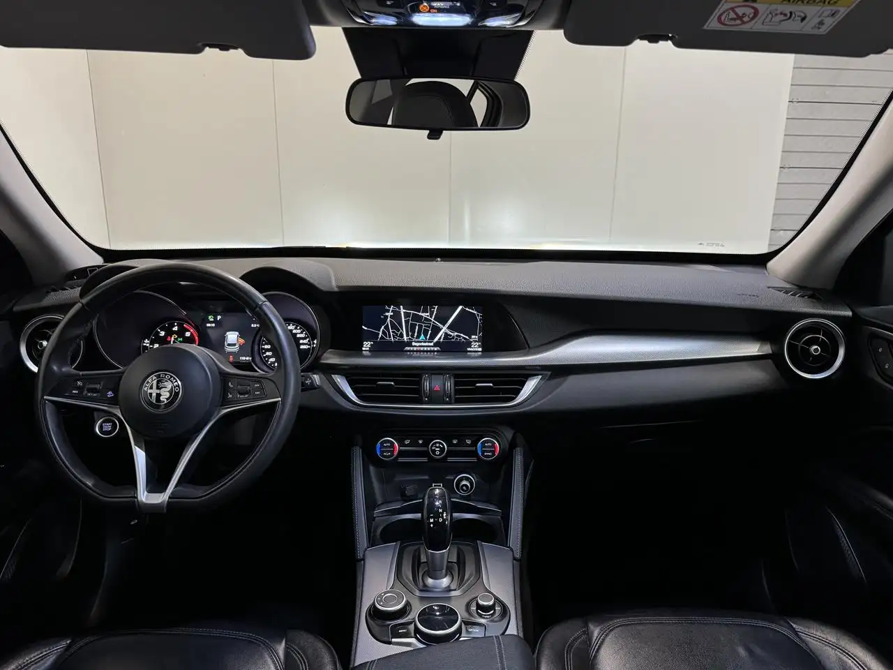 Alfa Romeo Stelvio - 11
