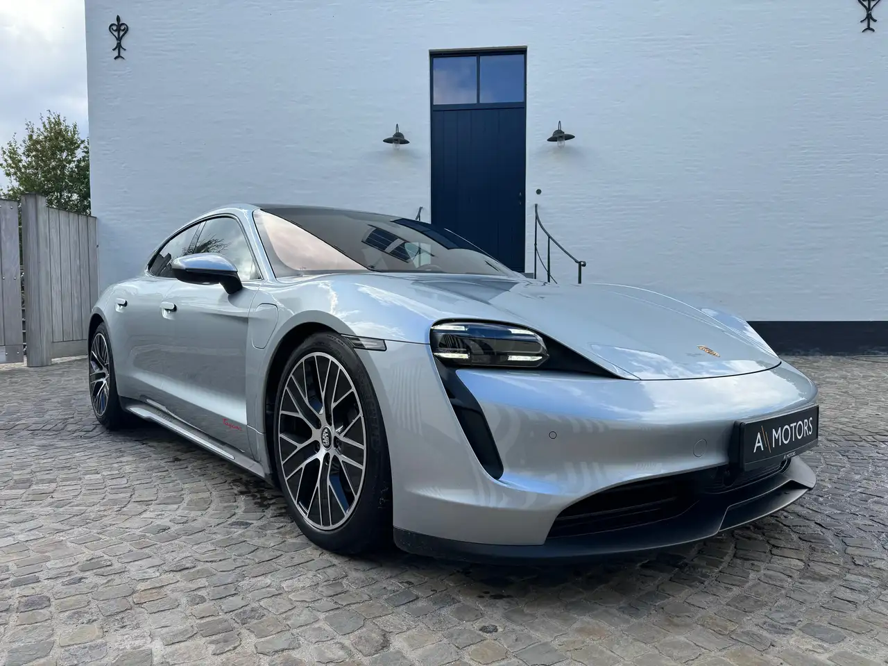 Porsche Taycan - 6