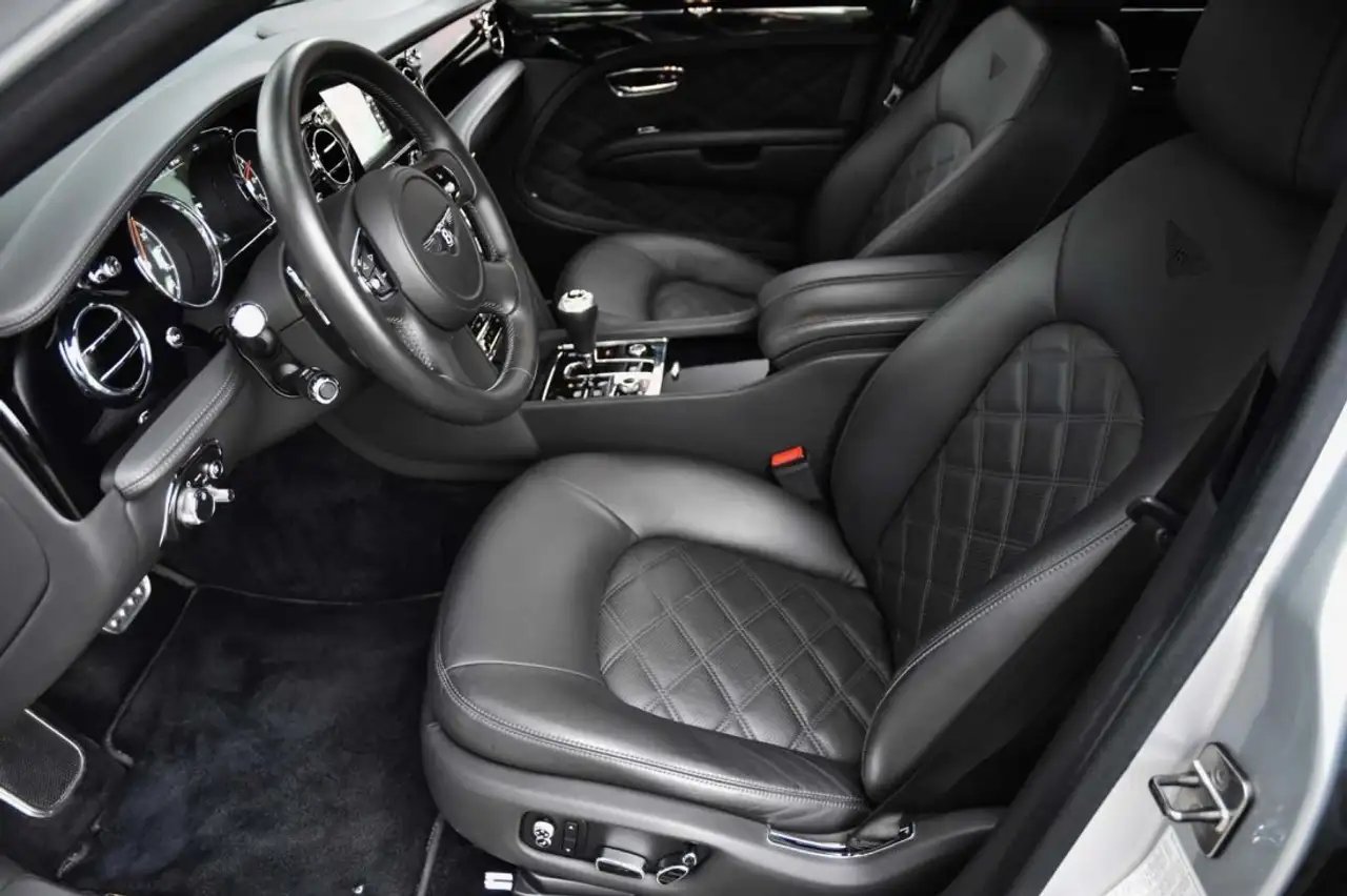 Bentley Mulsanne - 12