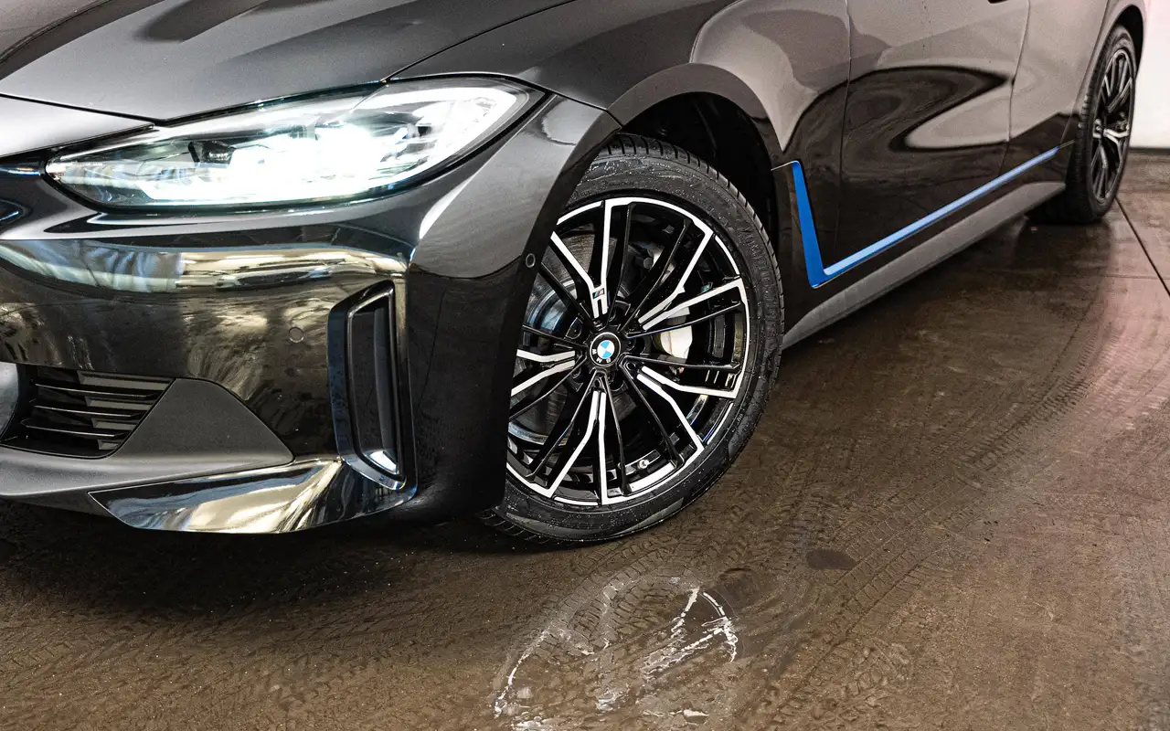 BMW i4 - 5