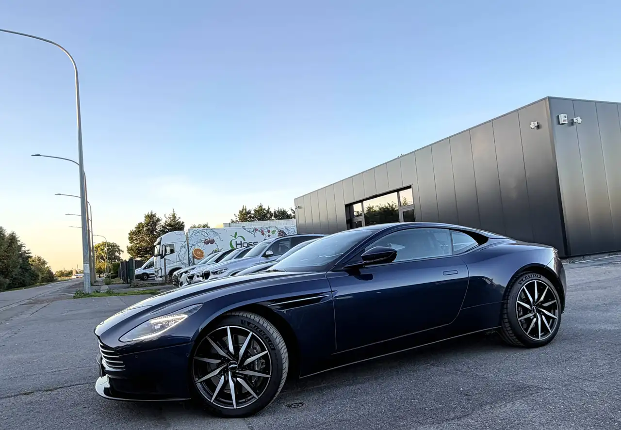 Aston Martin DB11 - 4