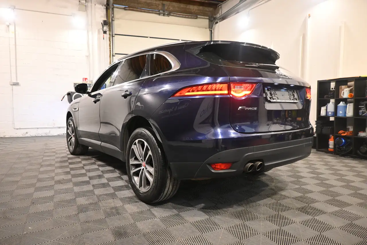 Jaguar F-Pace - 6