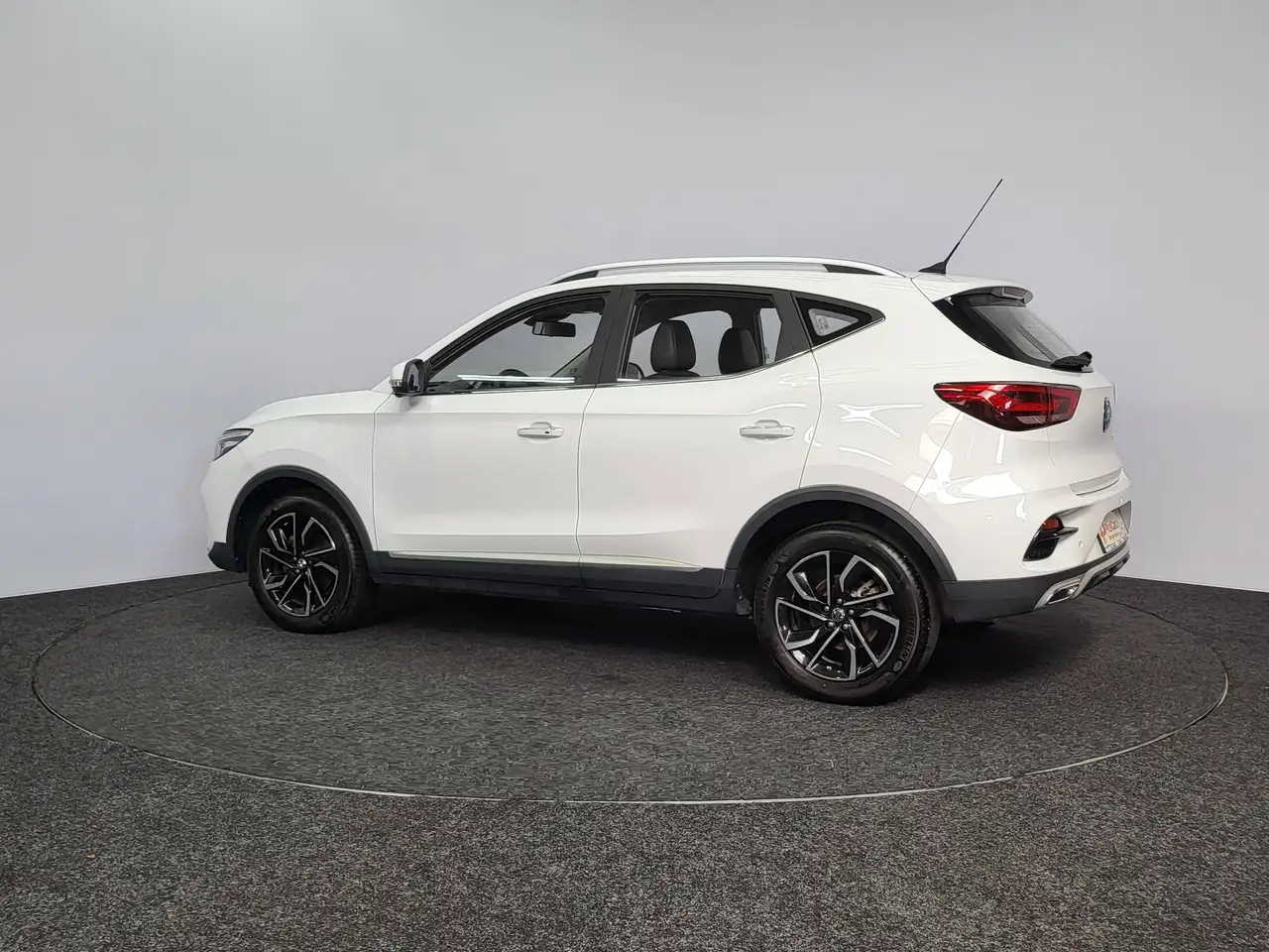 MG ZS - 4
