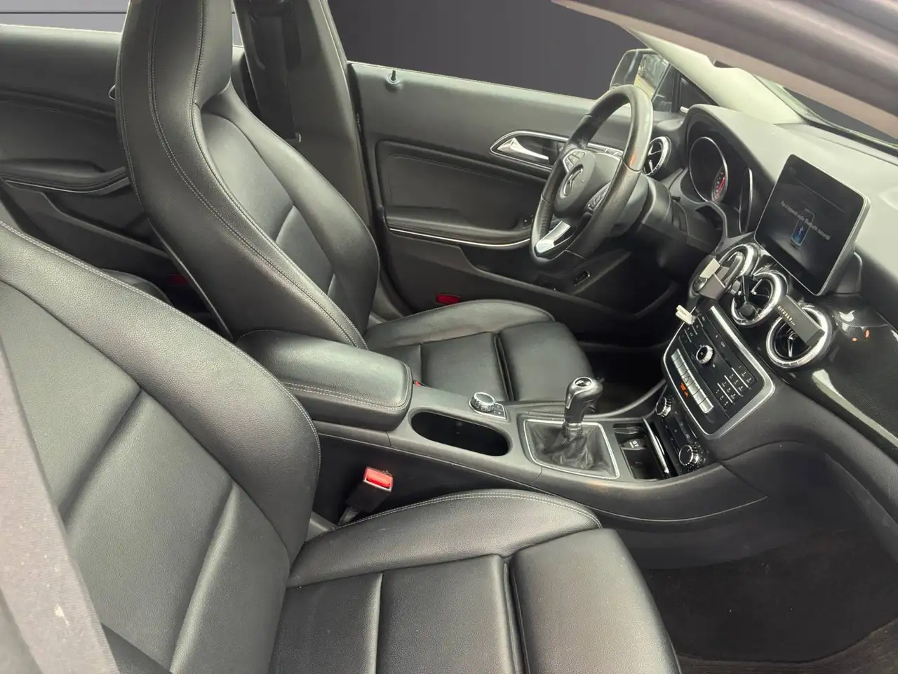 Mercedes-Benz CLA 200 - 9