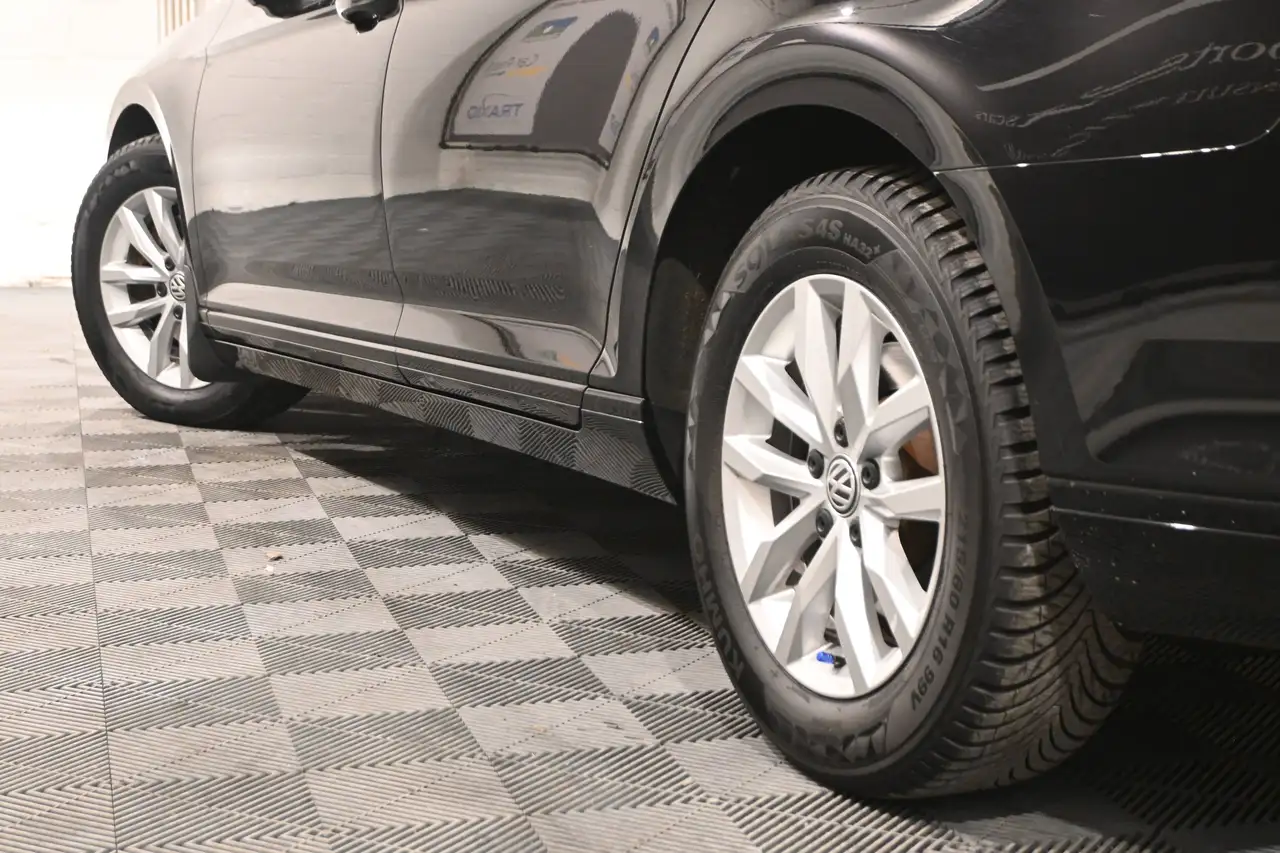 Volkswagen Passat - 11