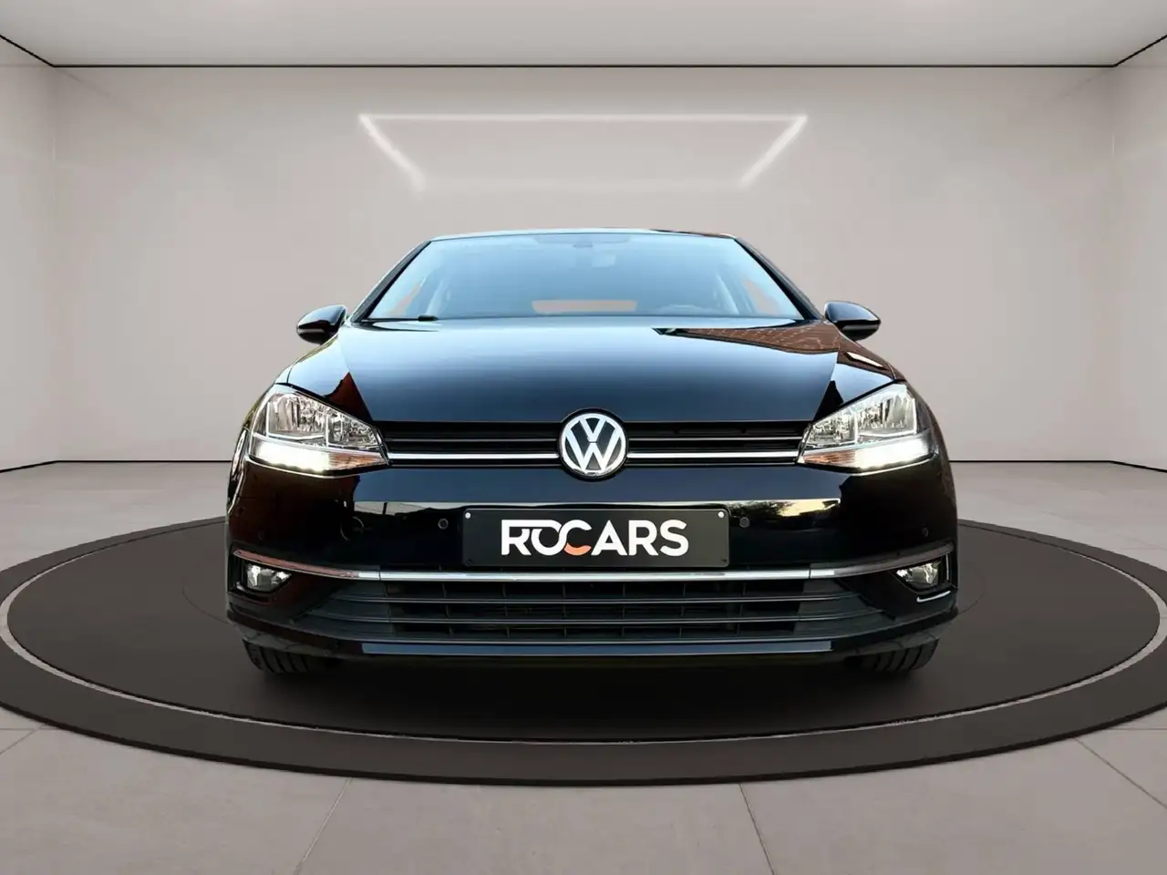 Volkswagen Golf - 2