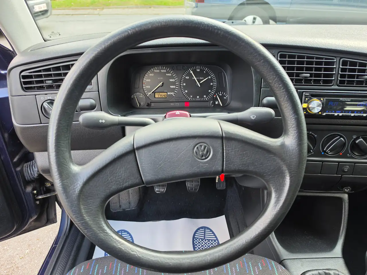 Volkswagen Golf - 11