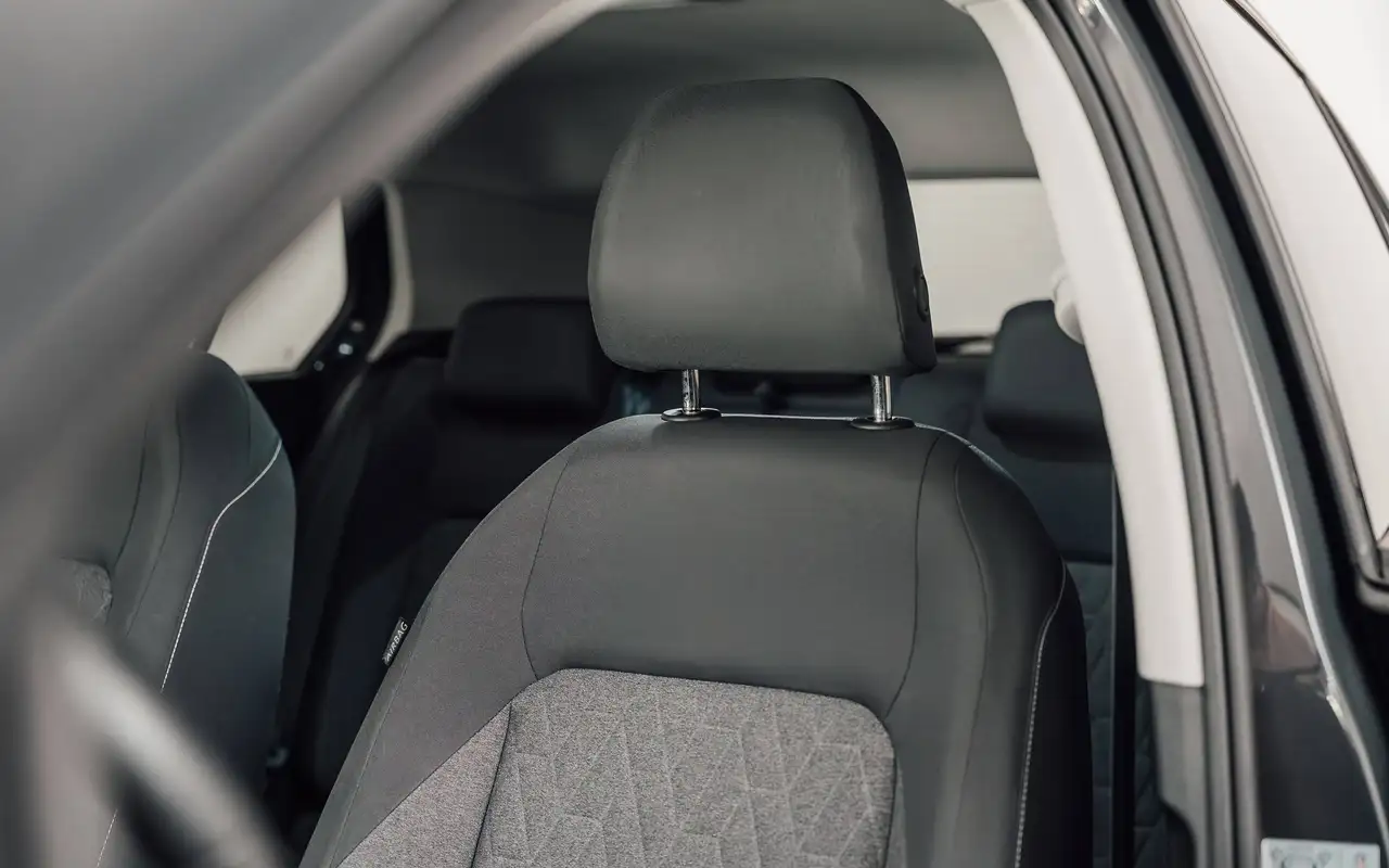 Volkswagen Golf - 10