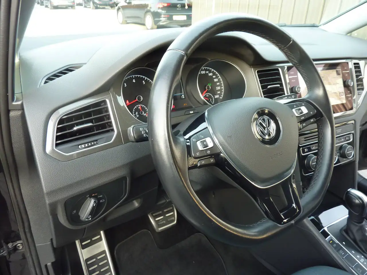 Volkswagen Golf Sportsvan - 11