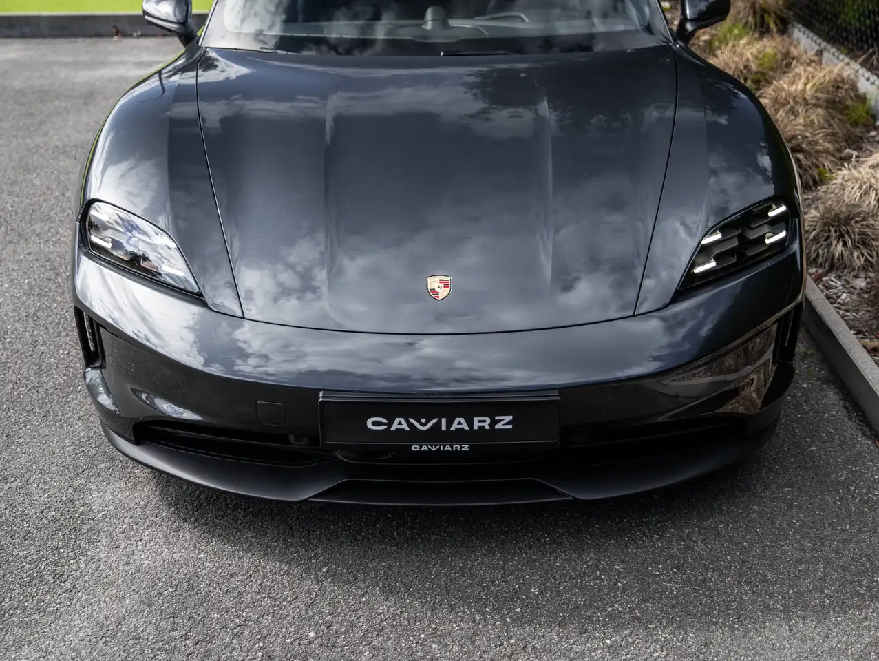 Porsche Taycan - 12