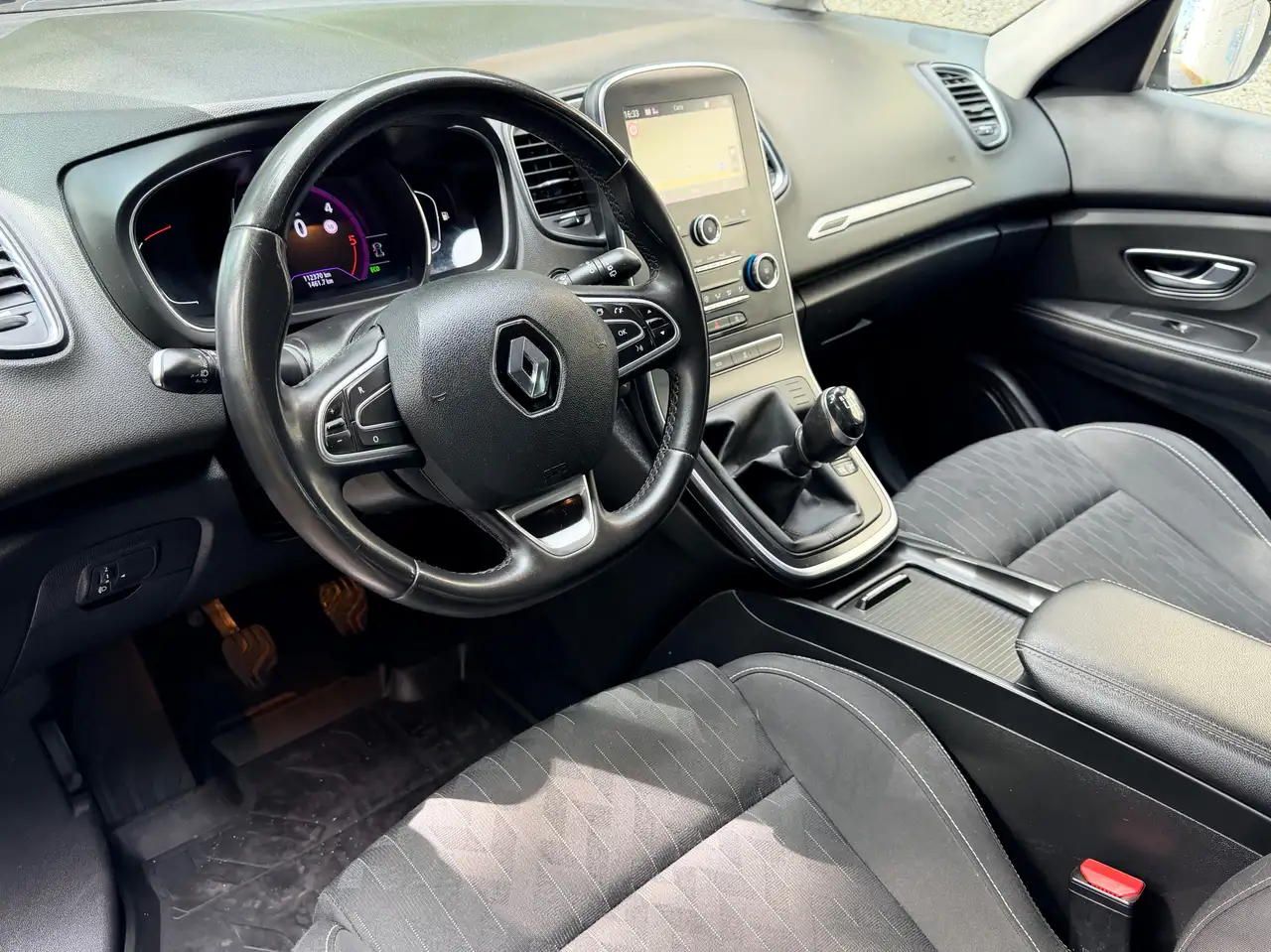Renault Scenic - 8