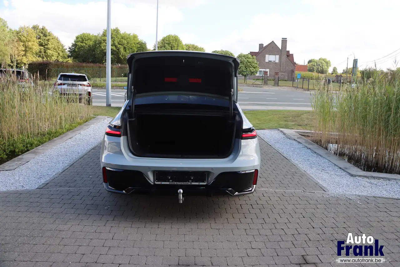 BMW i7 - 11