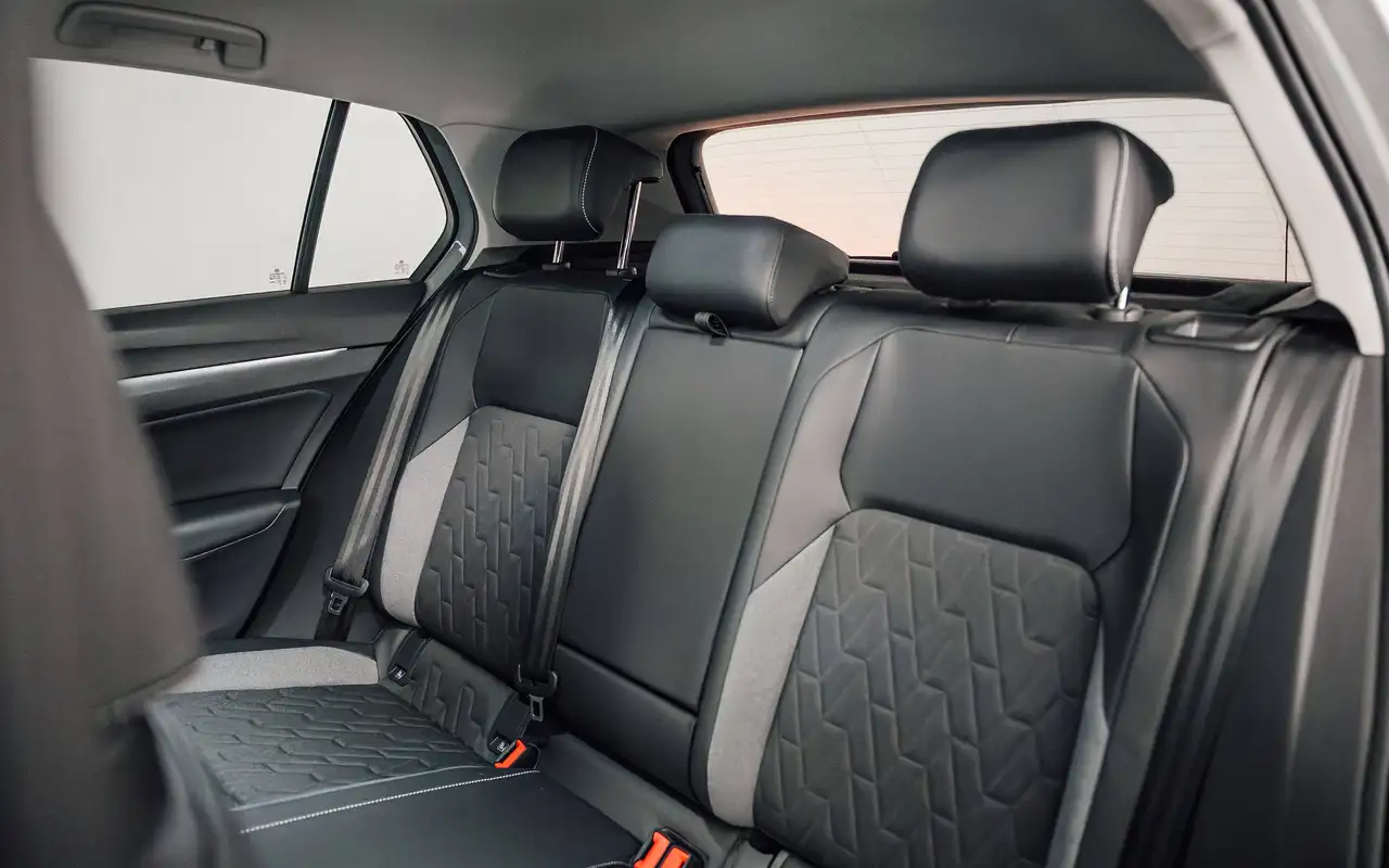Volkswagen Golf - 9