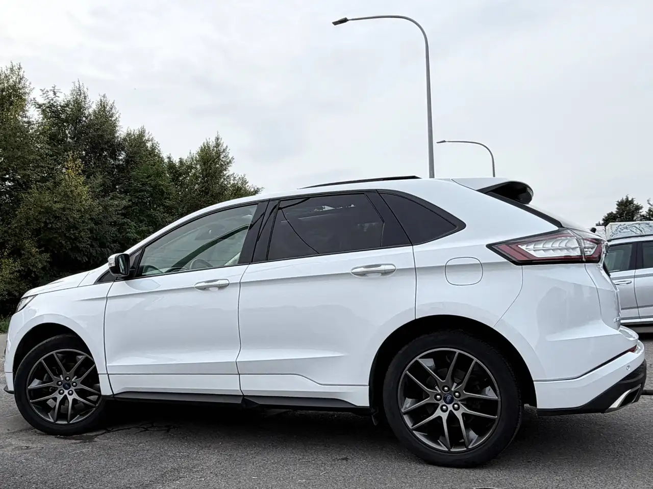 Ford Edge - 5