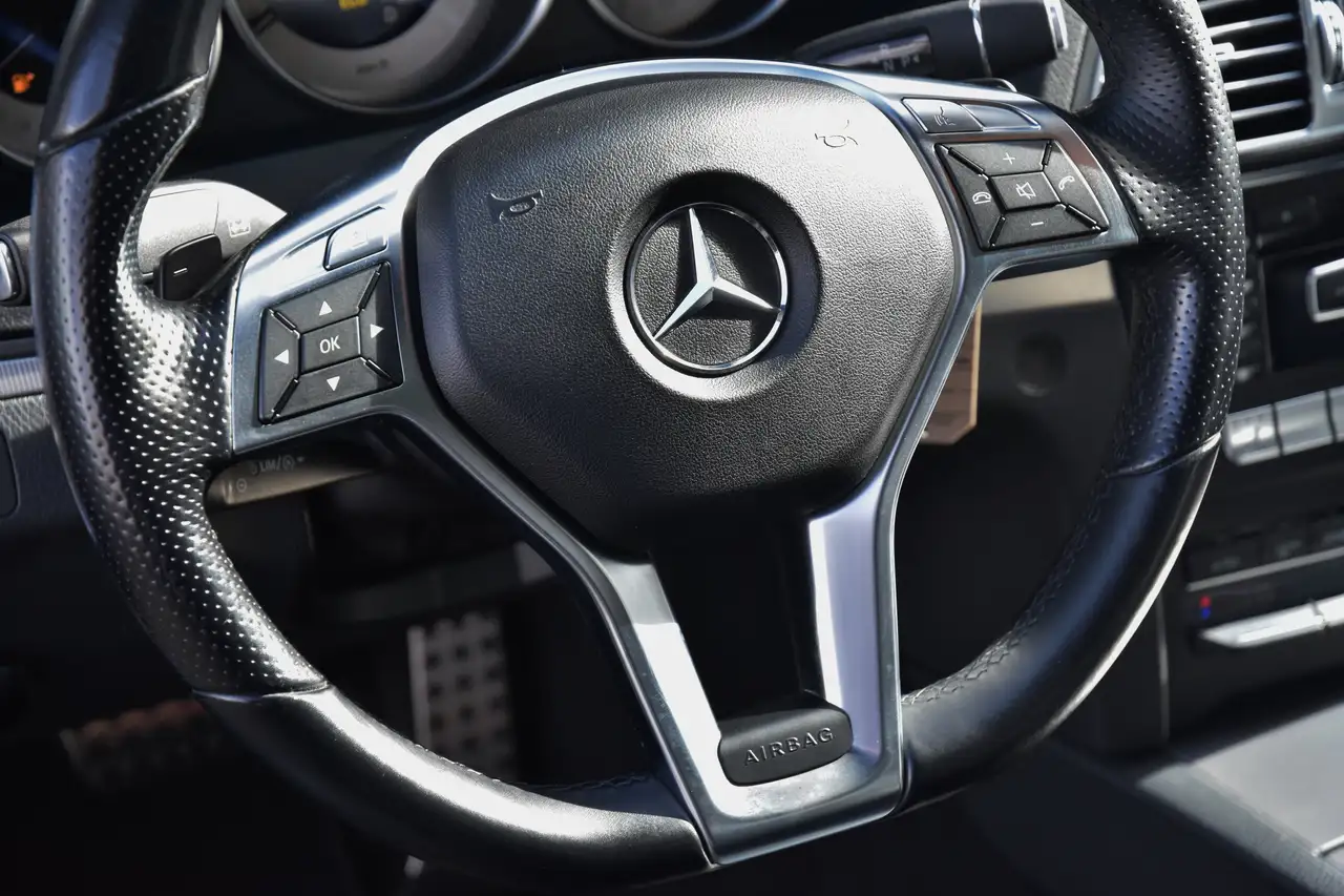 Mercedes-Benz E 220 - 11