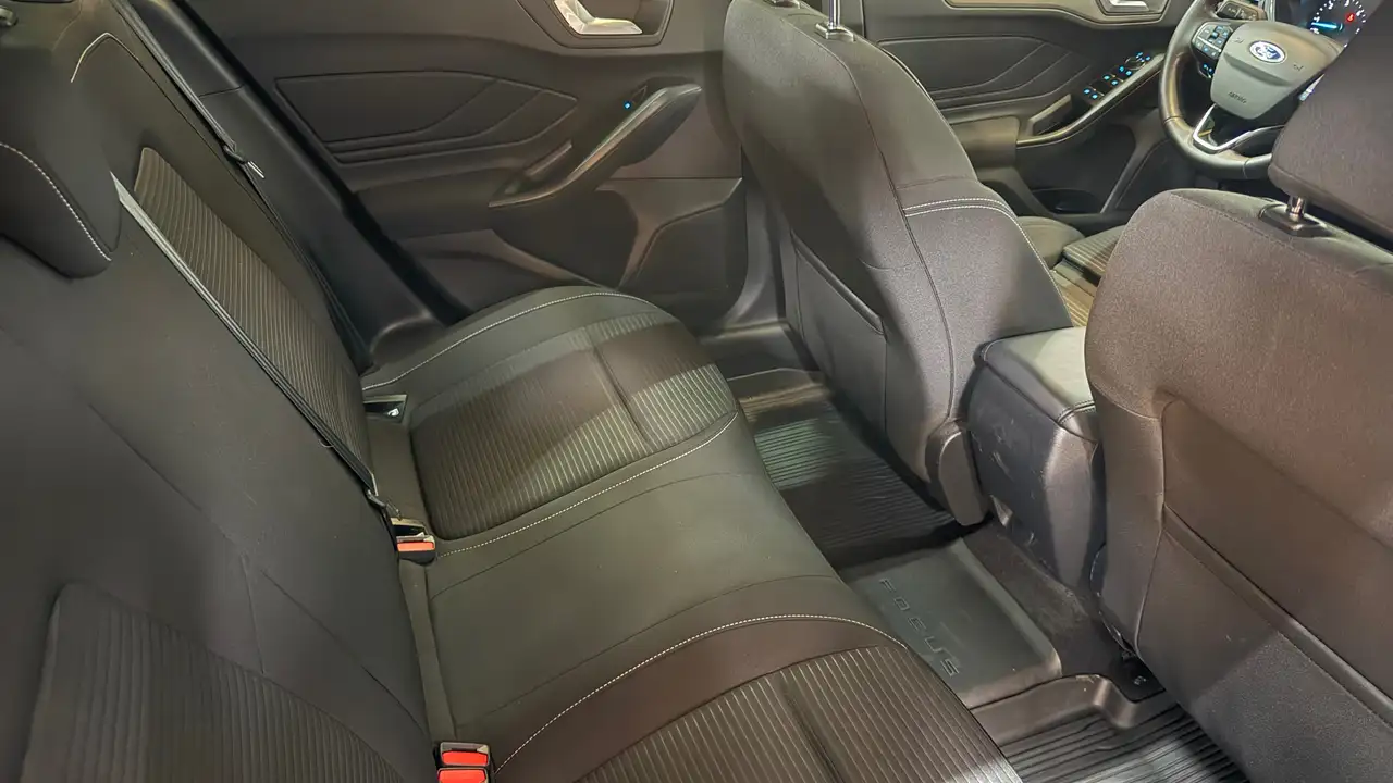 Ford Focus - 10