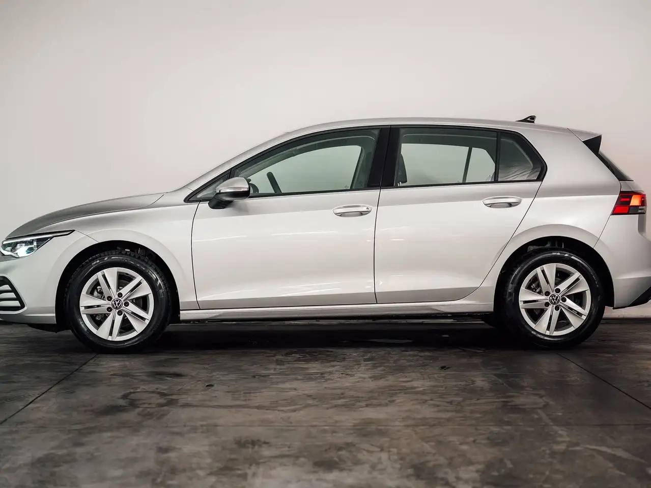 Volkswagen Golf - 2