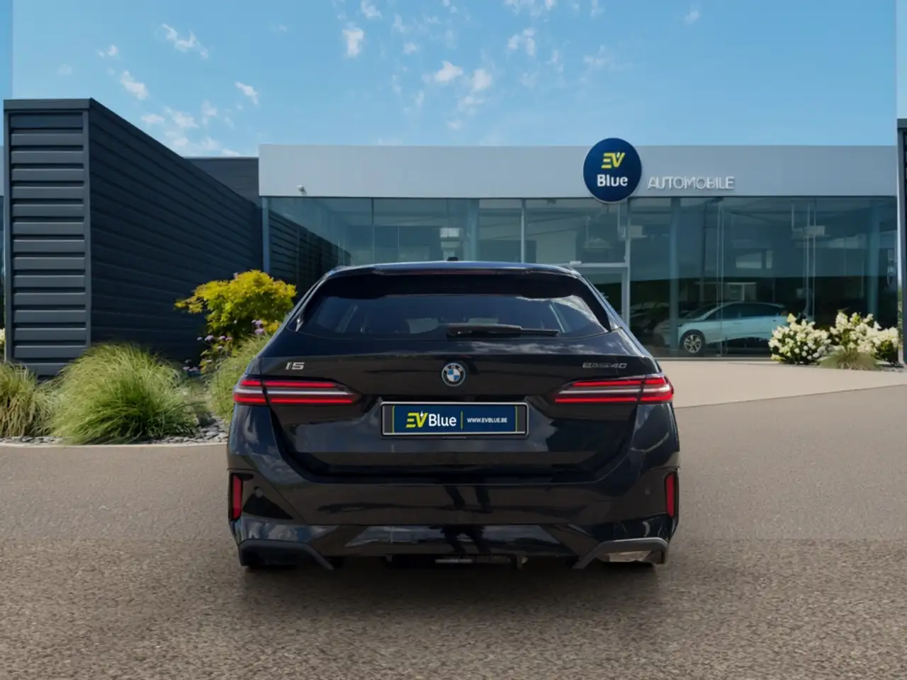 BMW i5 - 5