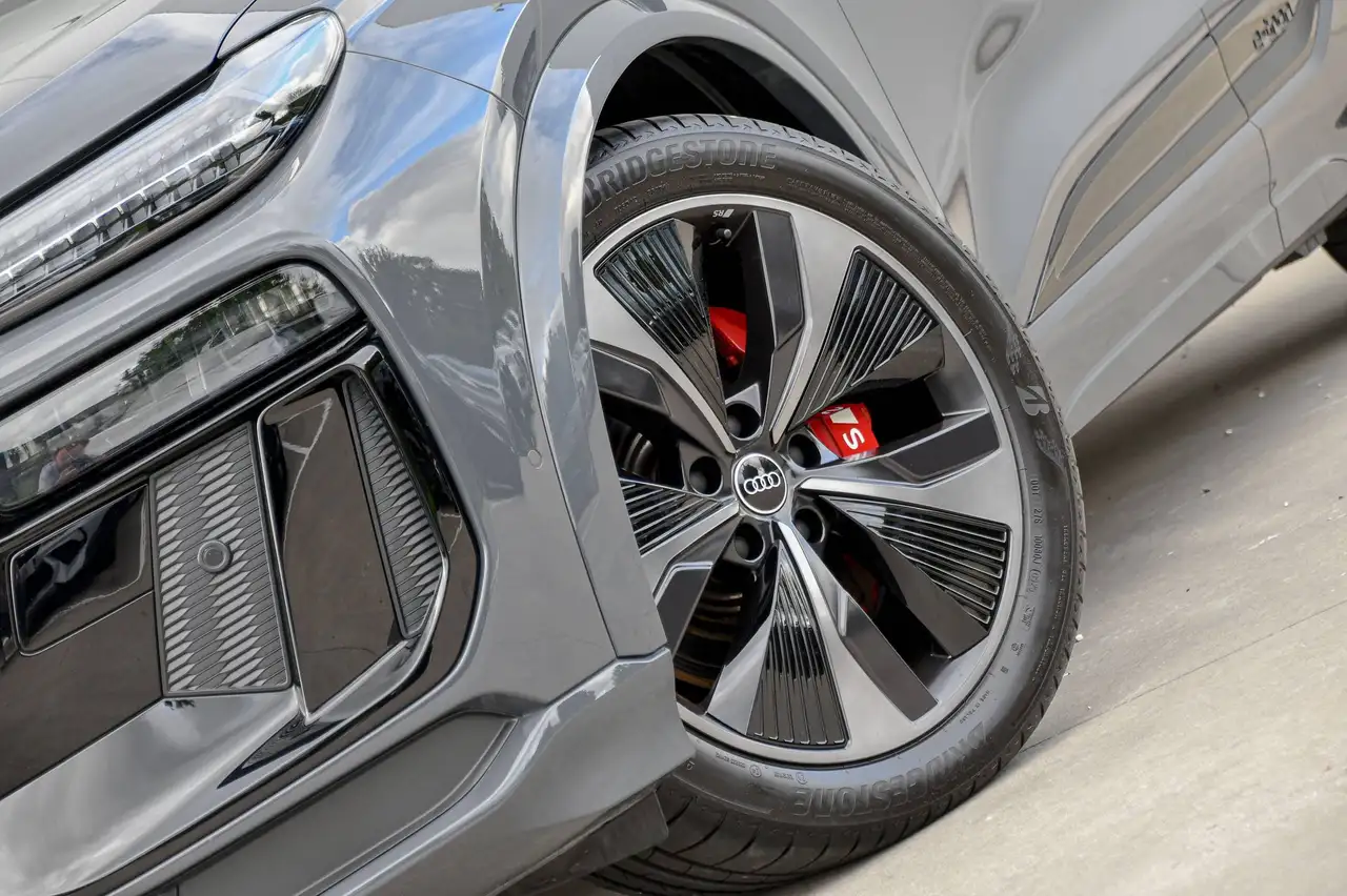 Audi SQ6 e-tron - 8