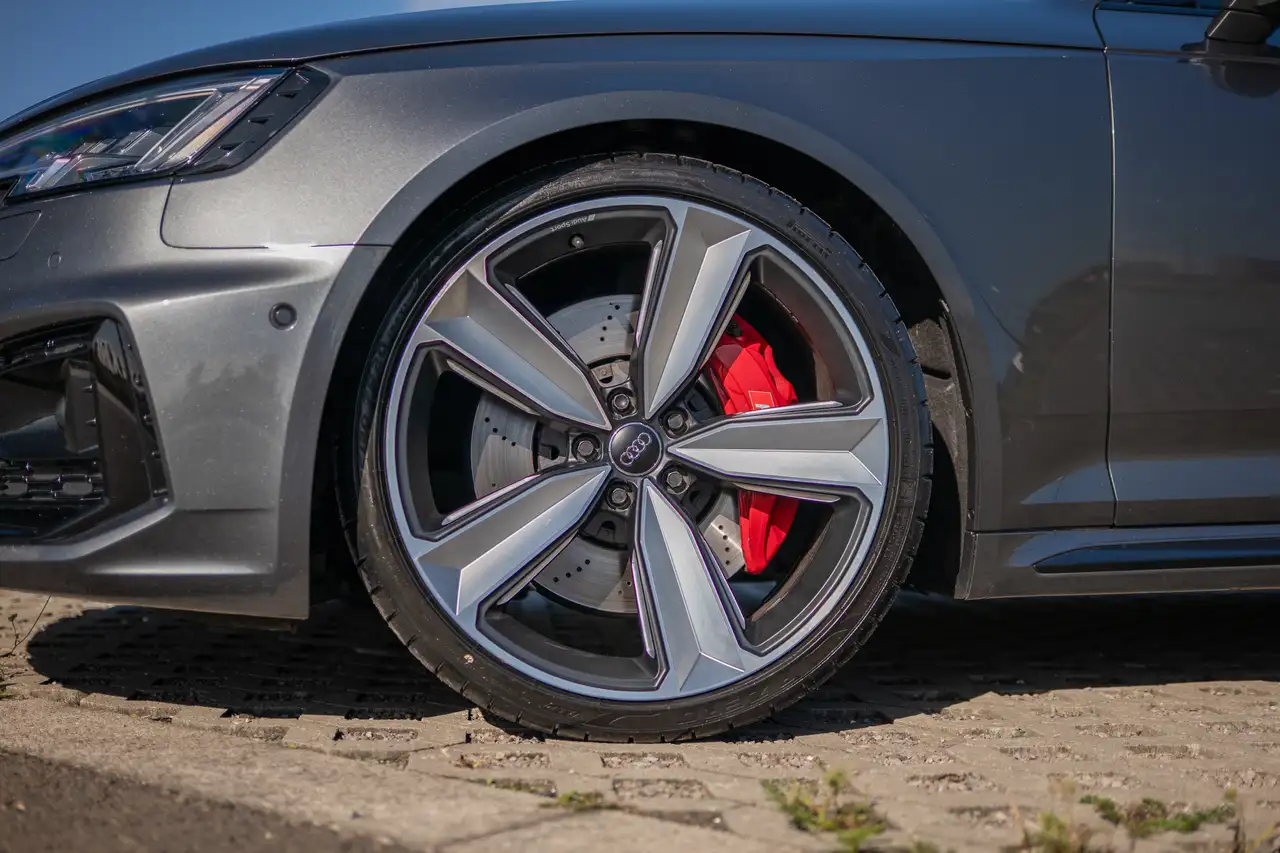 Audi RS4 - 12