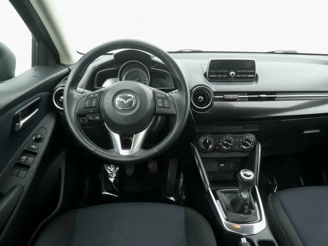 Mazda 2 - 7