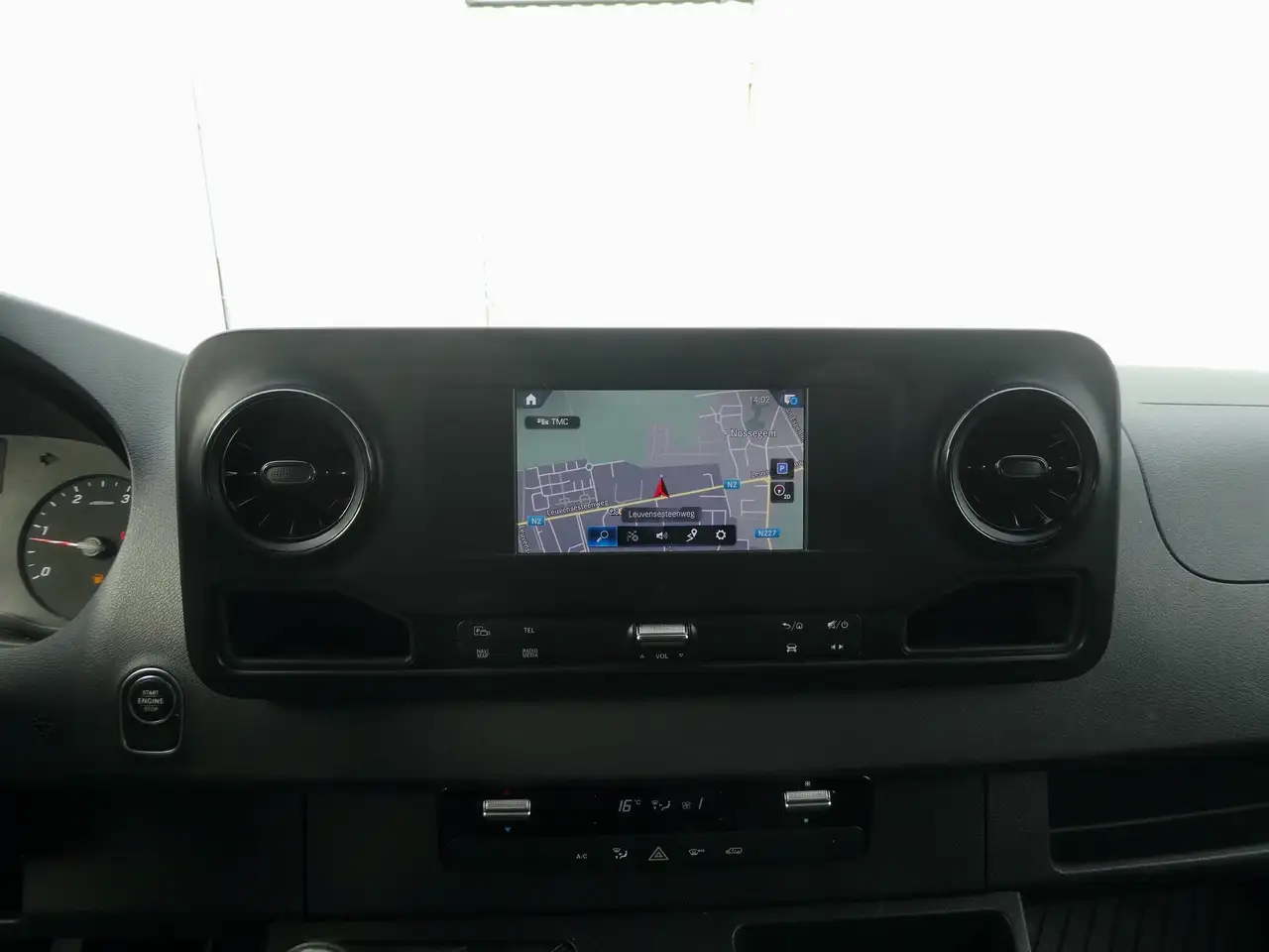 Mercedes-Benz Sprinter - 11
