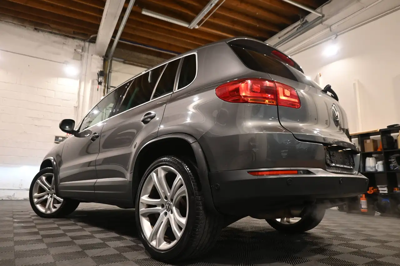 Volkswagen Tiguan - 9
