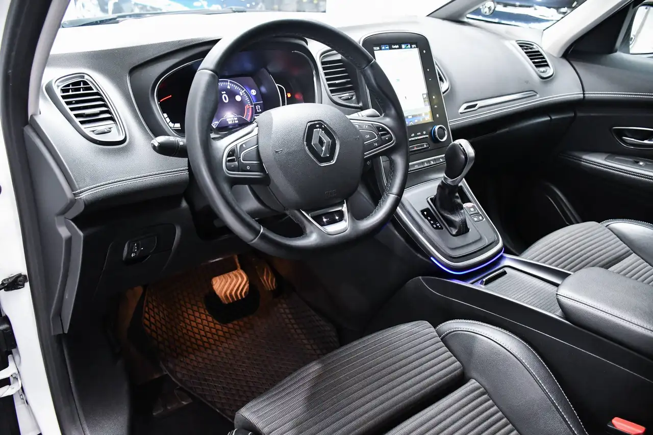 Renault Scenic - 8