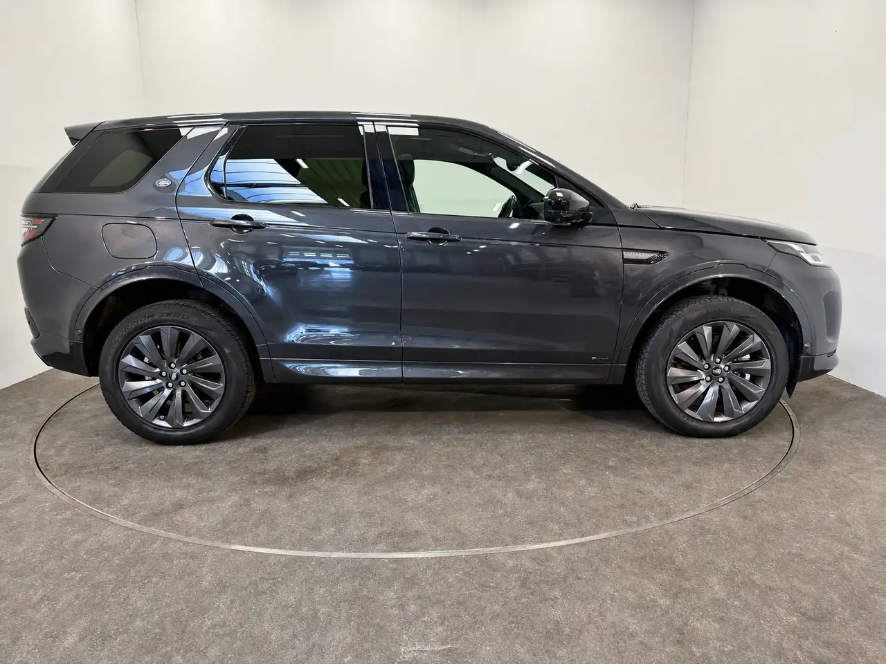 Land Rover Discovery Sport - 9