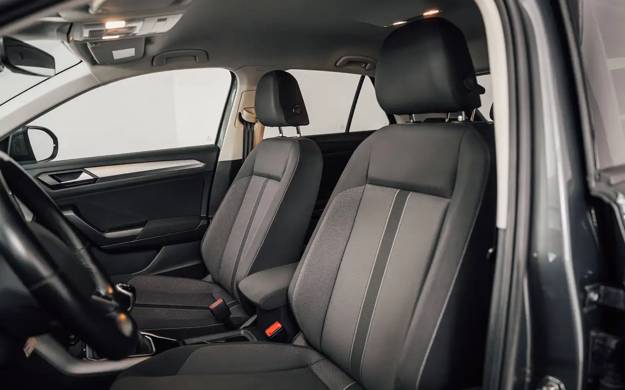 Volkswagen T-Roc - 9